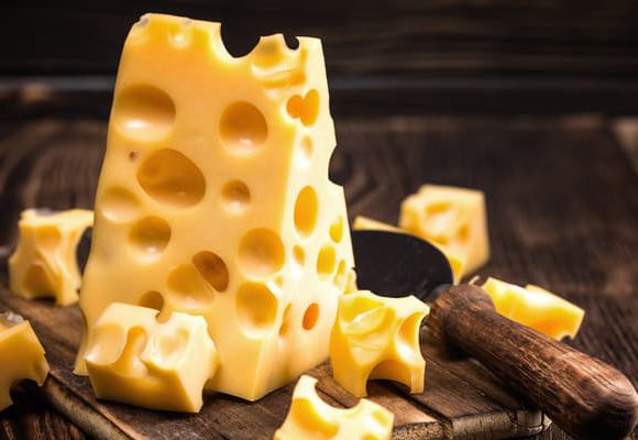queso emmental 580x400